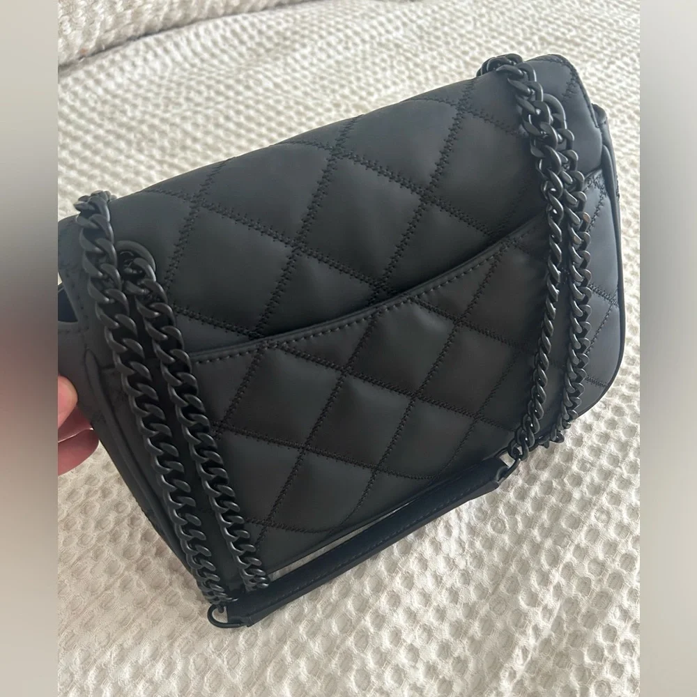 Tory Burch Quilted Shoulder Bag - Picture 4 of 4